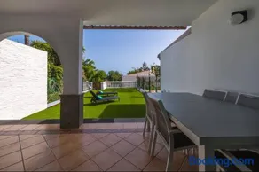 Dúplex con jardín y buenas vistas - Image 1