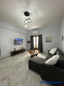 Athenas' Modern Oasis - Image 1