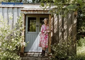 The Charcoal Hut woodland retreat - Image 1
