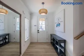 Sleeps 16 - GAME ROOM, POOL, Perfect for Families - Image 3