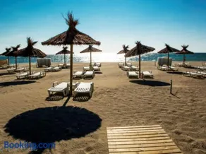 T2 Luxe Canet - 50m plage - Séjour romantique & Love room - Image 2