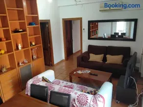 Main Central Station Apartment - Image 1