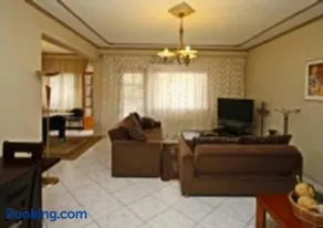 Nea Peramos Large Apartment Near the Beach - Image 4
