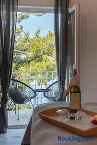 Ocean front apartment with stunning view - Image 1
