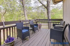 Bella Vista Townhome w/ Deck Near Back 40 Trails! - Image 1