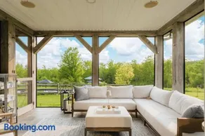 Elevated Catskills Getaway On 15-acre Private Farm - Image 4