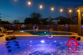 Georgian 5BR Retreat Heat Chilled Pool + Hot Tub - Image 2