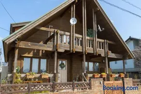 Log house Tomi-chan's house / Private building - Image 1
