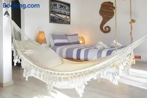 Cozy Beach House São Pedro Estoril - Image 1