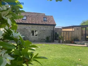 The Hideaway & Sauna at Ring O'Bells - Image 2