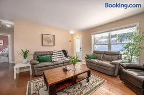Point Of View I 55 SmartTV I Riverside I Sleeps 5 - Image 1