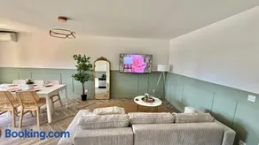 Modern & Cosy 3 Bedrooms train tramway - Image 4