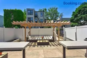 Jersey City Retreat w Private Backyard Bonfire Near NYC - Image 1
