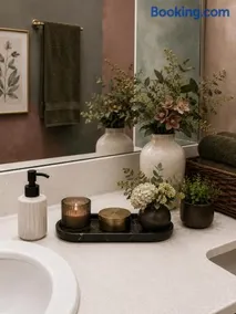 Premium room and private bathroom in mdr-hot-tub - Image 4