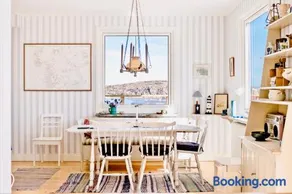 Oceanfront Coolcation on West Coast with incredible ocean views! - Image 1