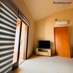 Aura Apartment - Image 3
