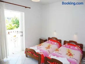 Lazanis Studios Apartments - Image 3