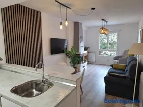 Acogedor apartamento con piscina compartida y opción a parking - Image 2