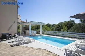 8-bedroom Villa Bianca with Sea View and Pool Table - Image 3