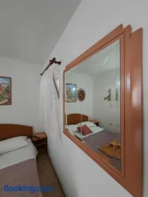 Apartments Turan Centrally Located with Free Parking - Image 2