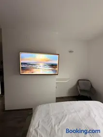 Perfect Place 32 - Image 3