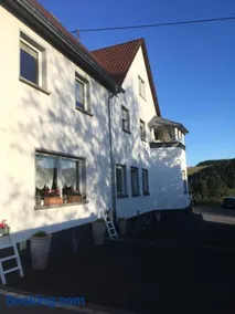 Gästezimmer Ferienwohnung Waldblick am Nürburgring - Image 1