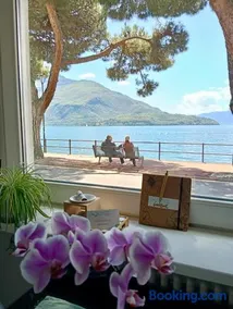 Lake Como PORTO VECCHIO - Charming Lakefront Apartment in the Heart of Domaso - Image 1