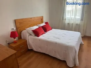 Apartamento nuevo con garaje - Image 3