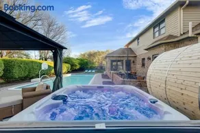 Luxury 5BR Sleeps 20 Pool, Sauna, Theater Pets - Image 3