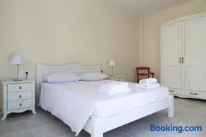 Elounda Sea Suites - Image 5