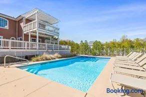 Sunny Dunes Retreat - Image 1