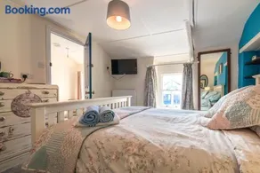 Manorbier Castle Inn Bay Room - Image 2