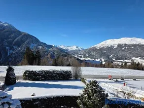 Agréable appartement de vacances avec terrasse et jardin | Vue jardin | Près des pistes de ski - Image 3