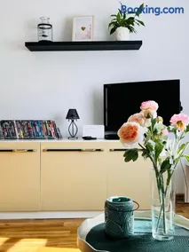 Duży apartament z kuchnią i łazienką w centrum Namysłowa - Image 1
