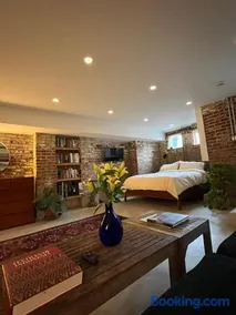 Chic Urban Pied a Terre in Heart of DC - Image 5