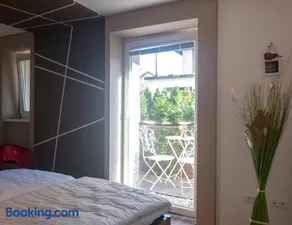 Cute sunny apartment KOD1 - Image 2