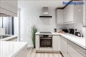 Victoria Home - Image 4