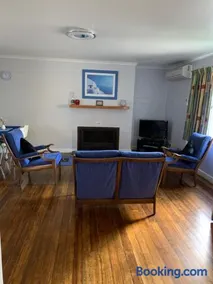 Orford Prosser Holiday Units - Image 1