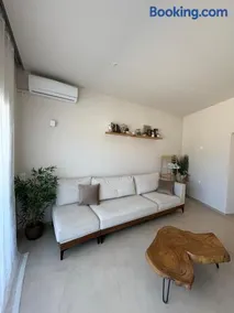 Bertos Studios of Canal d'Amour - Image 3
