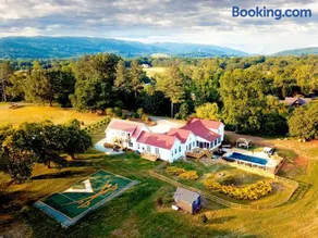 Wine Country Modern Farmhouse on 10 Acres and Pool - Image 1