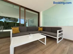 Acacia 1 Apt 33 - Ground Floor 2-Bed with Garden - Image 4