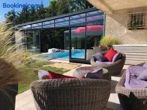 logement avec vue panoramique SPA sauna et la piscine chauffée de début avril à fin octobre - Image 5