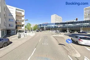 Perfekte 1,5 Wohnung Zentral in Leonberg gegenüber Einkaufzentrum - Image 2