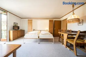 6404 Geraeumige 2,5 Maisonette-Wohnung im Dachgeschoss mit Balkon und Blick auf den Inn - Image 3