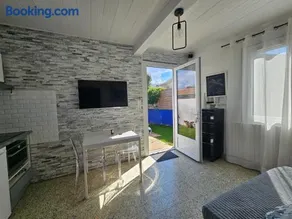 Appartement T2 3 étoiles, agréable avec jardin, plage à pied - Image 1