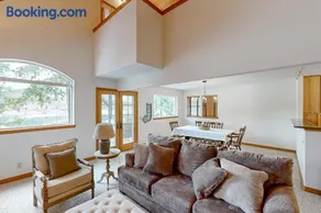 Riverfront Retreat - Image 4