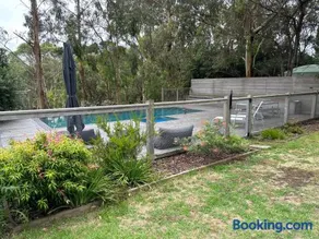 Patsy's Gate - Red Hill South - Image 2