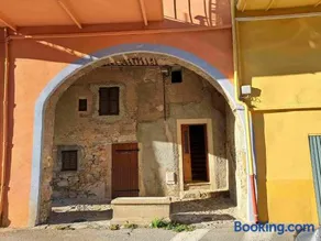 Riverside apartment - Image 2