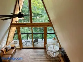 Black Gum Getaway-Cozy Forest A-frame Near Bentonville - Image 3