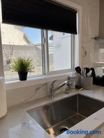 Gated & remodeled 2b2b house 3373 - Image 3